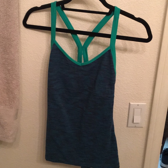 ALO Yoga Tops - Alo tank built in bra